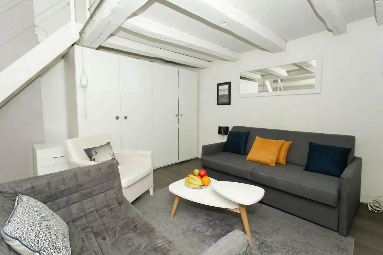 Ile Saint Louis - Cityapartmentstay Paris Apartment